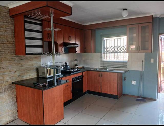 2 BEDROOM TOWNHOUSE FOR SALE IN HEATHERVIEW